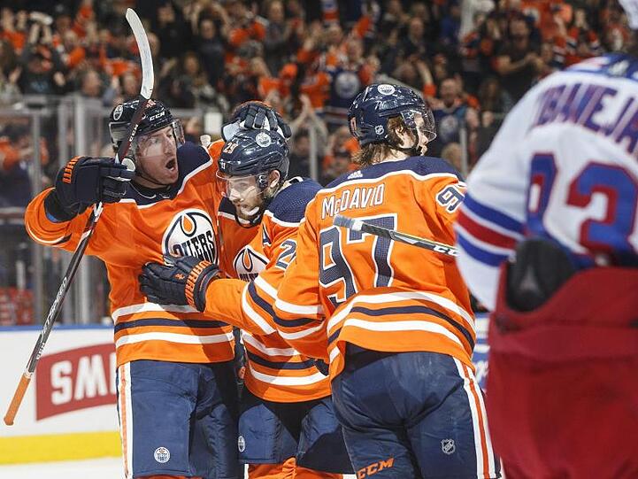 Heimsieg und Allstar-Nominierung: Leon Draisaitl (2.v.l.) konnte gleich doppelt jubeln.
