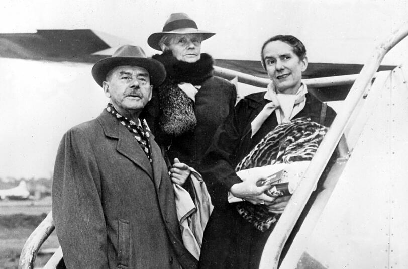 Thomas Mann mit seiner Ehefrau Katja (M.) und Tochter Erika.