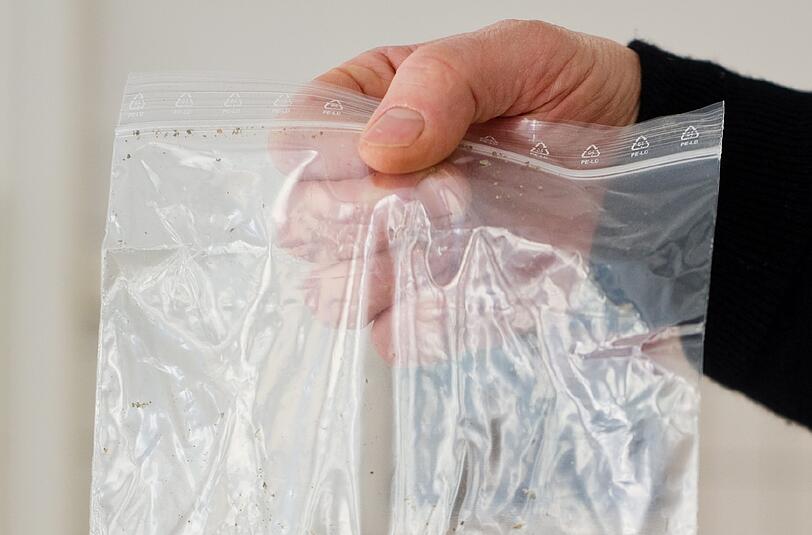 Ziploc-Bags
Die kleinen Plastiktüten mit Zipp-Verschluss haben es in sich und sind breit einsetzbar, etwa um Essen, Kleinkram oder den nassen Bikini zu verstauen.