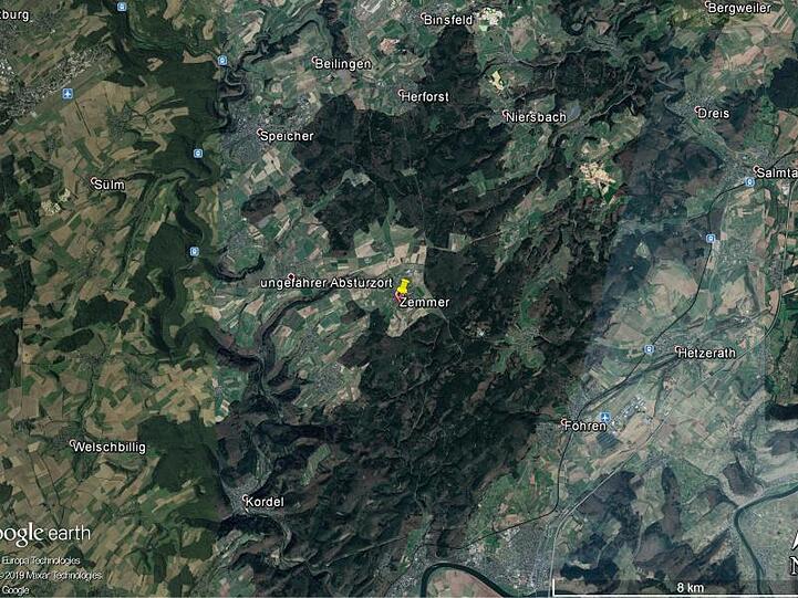 Ein Google-Earth-Screenshot zeigt den Ort Zemmer, wo das US-Militärflugzeug abstürzte.