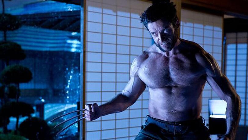 Hugh Jackman in seiner Parade-Rolle als Mutant Logan, besser bekannt als Wolverine Hugh Jackman in seiner Parade-Rolle als Mutant Logan, besser bekannt als Wolverine