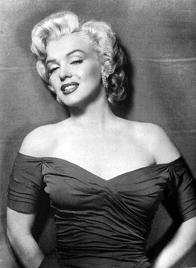 Die Villa, in der Marilyn Monroe vor 55 Jahren tot aufgefunden wurde, steht zum Verkauf. 6,9 Millionen Dollar (rund 6,4 Millionen Euro) soll der künftige Besitzer nach Angaben der Maklerfirma Mercer Vine dafür bezahlen.