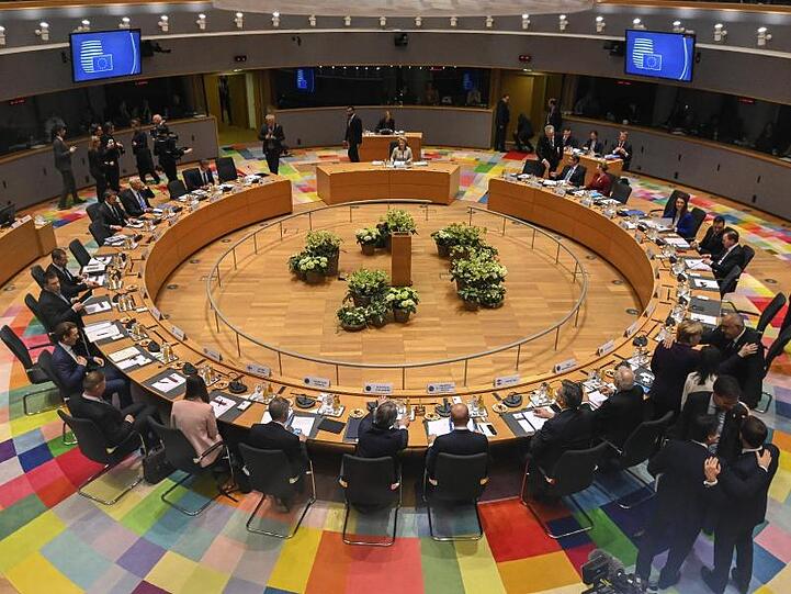 Die 27 EU-Staaten waren sich bei einem Sondergipfel in Brüssel nicht einig geworden, welche Aufgaben sie in den nächsten Jahren mit Vorrang anpacken und wie sie das finanzieren wollen.