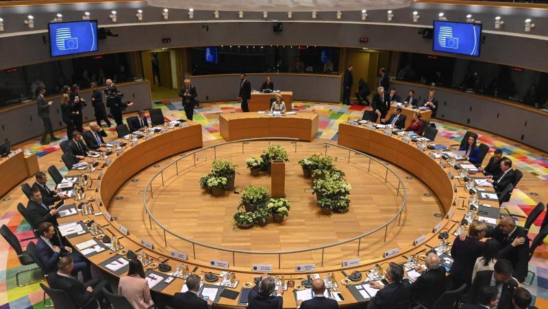 Die 27 EU-Staaten waren sich bei einem Sondergipfel in Brüssel nicht einig geworden, welche Aufgaben sie in den nächsten Jahren mit Vorrang anpacken und wie sie das finanzieren wollen. Die 27 EU-Staaten waren sich bei einem Sondergipfel in Brüssel nicht einig geworden, welche Aufgaben sie in den nächsten Jahren mit Vorrang anpacken und wie sie das finanzieren wollen.