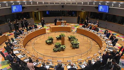 Die 27 EU-Staaten waren sich bei einem Sondergipfel in Brüssel nicht einig geworden, welche Aufgaben sie in den nächsten Jahren mit Vorrang anpacken und wie sie das finanzieren wollen.