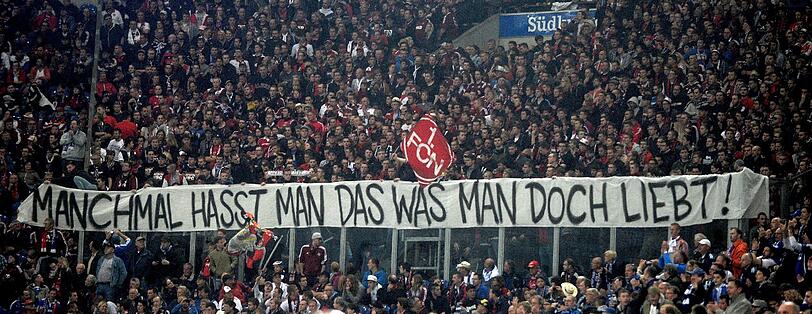 Trauer in Nürnberg: Der Club steigt wieder einmal ab. Die Bilder