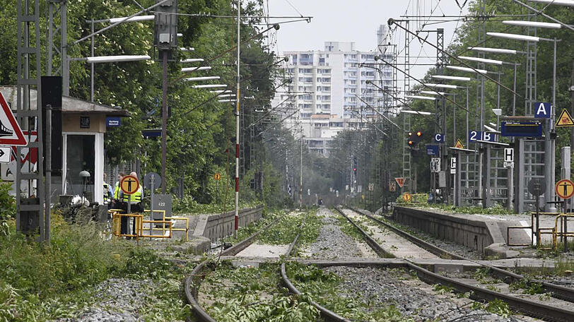 Die S-Bahnstrecke an der Fasanerie (S1) musste zeitweise gesperrt werden.
