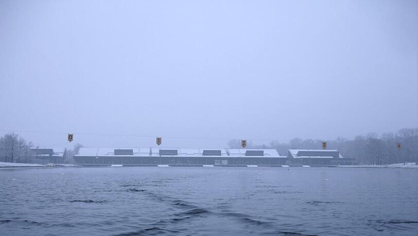 Eine winterliche Idylle frühmorgens auf dem Wasser der Regattastrecke in Feldmoching: Dabei war gerade erst Ostern. Eine winterliche Idylle frühmorgens auf dem Wasser der Regattastrecke in Feldmoching: Dabei war gerade erst Ostern.