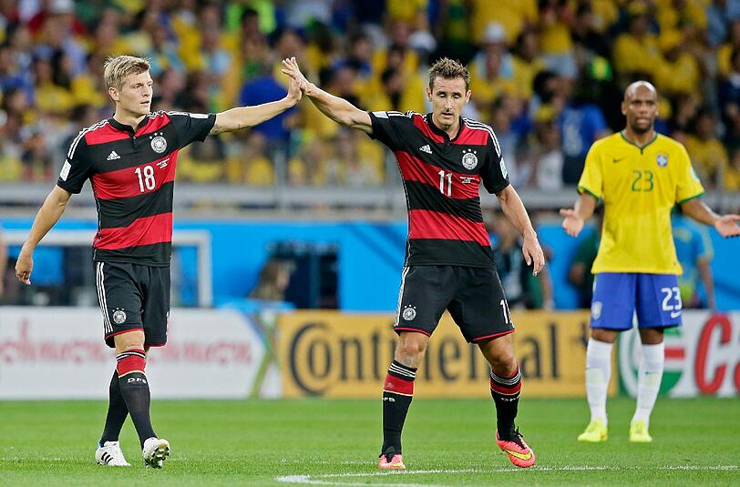 Schießen Brasilien ab: Die Torschützen Toni Kroos (l.) und Miroslav Klose.