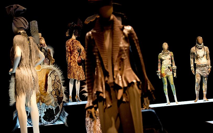 Jean Paul Gaultiers Ausstellung "From The Sidewalk To The Catwalk" macht Halt in München