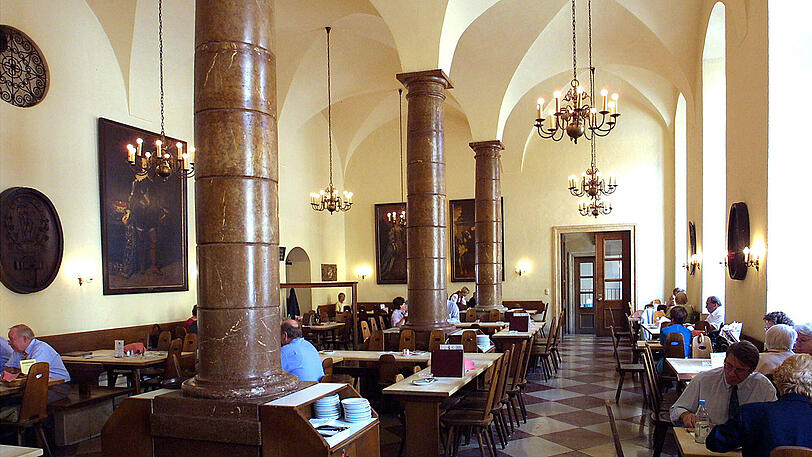 Der Viersäulen-Saal (aus dem 17. Jahrhundert) der Pfälzer Weinstube in der Münchner Residenz. Ab 1. April ist hier erst mal Schluss.