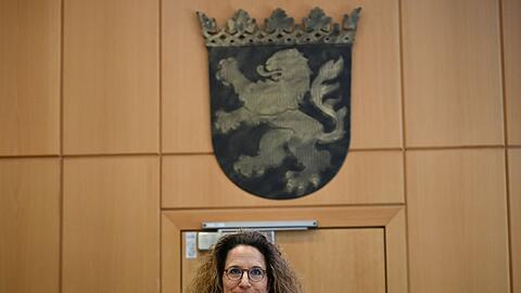 Die Vorsitzende Richterin Eva-Marie Distler schlägt die Einstellung des Verfahrens gegen Ex-DFB-Präsident Theo Zwanziger vor.