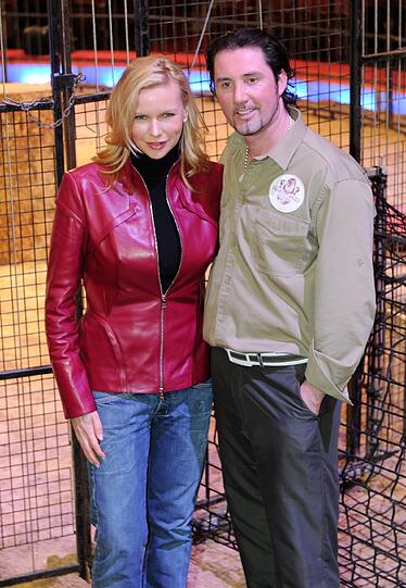 Veronica Ferres tauft Löwenmädchen "Alba" - die Bilder aus dem Circus Krone