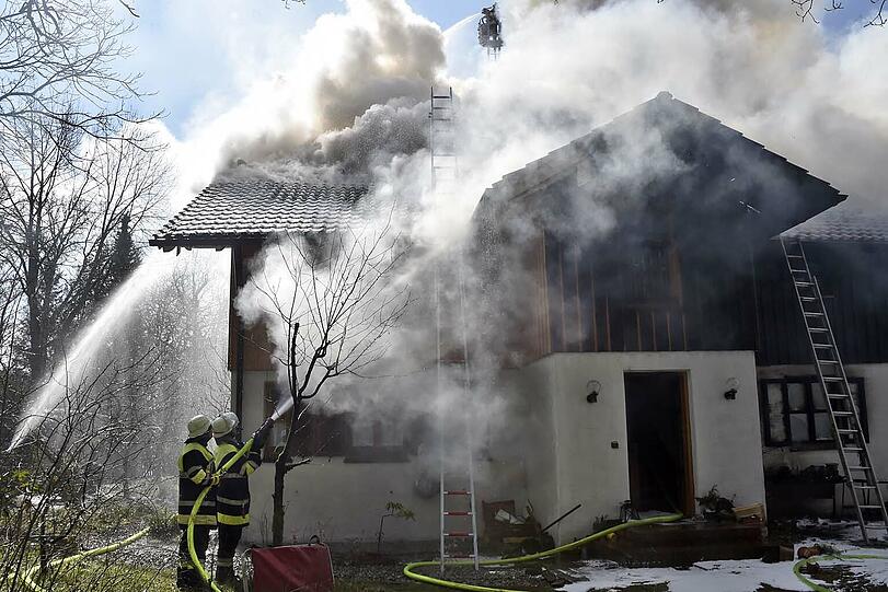Am Mittwoch brannte in Baldham ein Wohnhaus komplett ab.