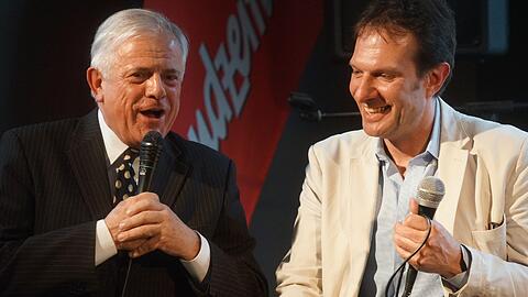 AZ-Kolumnist im Gespräch mit AZ-Chefredakteur: Michael Graeter und Arno Makowsky im "Kaffee Giesing".