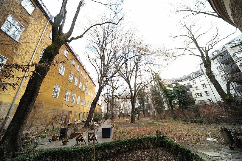 So schaut&rsquo;s derzeit aus im Radspeilergarten: die Fläche ab dem Brunnen wird schon bald zur Großbaustelle.