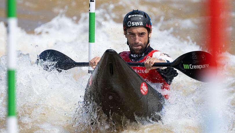 Im Kanu gehörte Hannes Aigner bis 2025 zur Weltspitze, seine Ambitionen auf den Chefsessel im Augsburger Rathaus sind aber gescheitert. (Archivbild) Im Kanu gehörte Hannes Aigner bis 2025 zur Weltspitze, seine Ambitionen auf den Chefsessel im Augsburger Rathaus sind aber gescheitert. (Archivbild)