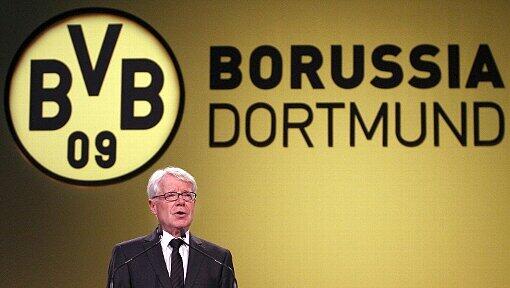 Sagt "sorry" zu den Schalker Fans: Reinhard Rauball, Präsident von Borussia Dortmund Sagt "sorry" zu den Schalker Fans: Reinhard Rauball, Präsident von Borussia Dortmund
