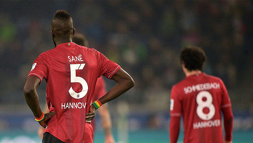 Hannover 96 liegt auf Platz 10 (25 Punkte, 24:32 Tore): Am Samstag gehts auswärts gegen den direkten Konkurrenten Köln. Hannover 96 liegt auf Platz 10 (25 Punkte, 24:32 Tore): Am Samstag gehts auswärts gegen den direkten Konkurrenten Köln.