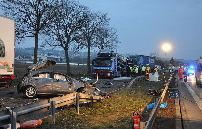 Die Unfallstelle auf der B27 bei Filderstadt (Baden-Württemberg) in Richtung Reutlingen.