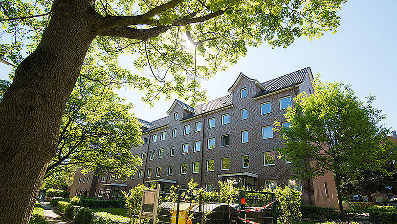 In Hamburg hat ein 50 Jahre alter Mann vermutlich seine Mitbewohnerin ermordet. Die Leiche wurde in einem Koffer in dem Wohnhaus des Mannes im Stadtteil Barmbek entdeckt. Foto: Sebastian Kahnert/Symbolbild In Hamburg hat ein 50 Jahre alter Mann vermutlich seine Mitbewohnerin ermordet. Die Leiche wurde in einem Koffer in dem Wohnhaus des Mannes im Stadtteil Barmbek entdeckt. Foto: Sebastian Kahnert/Symbolbild