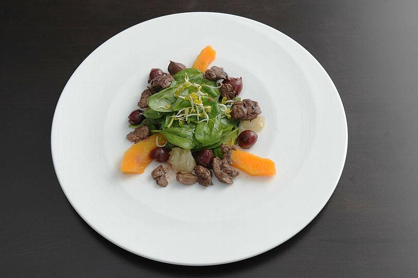 1. GANG: Geflügelleber &ndash; Pomelo &ndash; Spinat