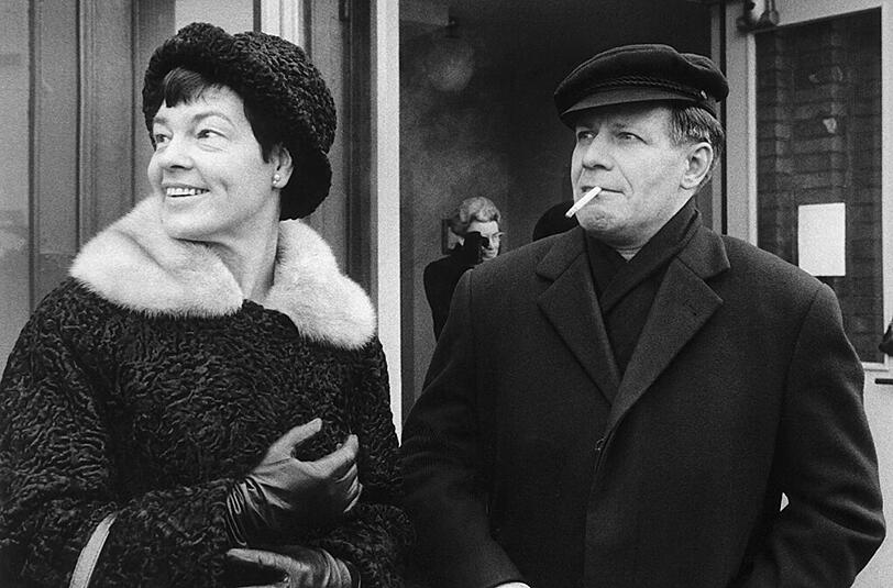 Die Frau an seiner Seite: Schmidt und seine Ehefrau Loki im Jahr 1968. Die beiden waren 68 Jahre verheiratet.