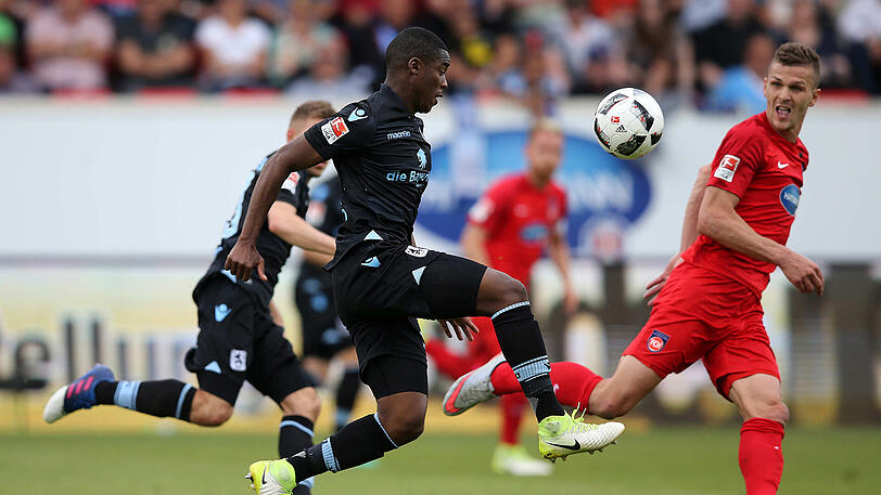 ROMUALD LACAZETTE     
NOTE 5
 Wo waren seine Impulse? Kaum Antreiber, oft unauffällig und wenn am Ball, dann zu fehleranfällig. Hatte schon (viele) bessere Spiele für 1860.