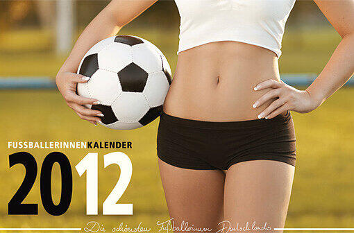 Den Fußballerinnenkalender 2012 kann man ab sofort über die offizielle Webseite www.fussballerinnenkalender.de vorbestellen oder
ab September unter der ISBN Nummer 978-3-00-035102-0 im Handel erwerben.