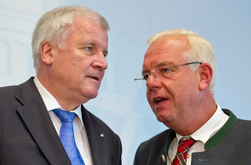Der bayerische Ministerpräsident und CSU-Vorsitzende Horst Seehofer und der Staatsminister und Leiter der bayerischen Staatskanzlei, Thomas Kreuzer. Kreuzer soll neuer CSU-Fraktionschef werden.