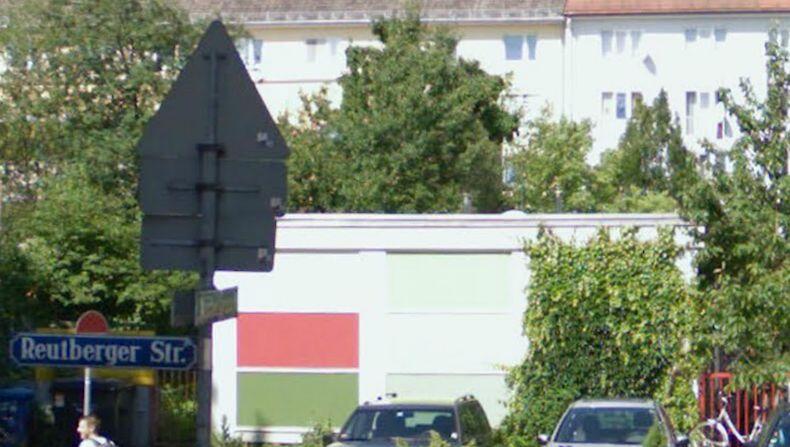 Die Montessori-Schule an der Reutberger Straße 10. Die Montessori-Schule an der Reutberger Straße 10.