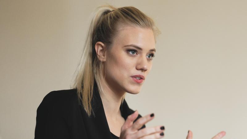 Larissa Marolt geht unter die Schauspielerinnen. Larissa Marolt geht unter die Schauspielerinnen.
