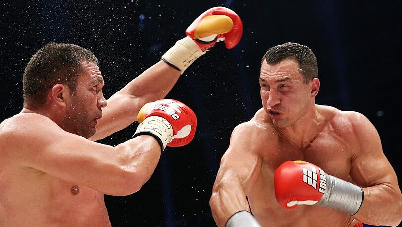Vier Mal schickte Wladimir Klitschko den Bulgaren auf die Bretter. Vier Mal schickte Wladimir Klitschko den Bulgaren auf die Bretter.