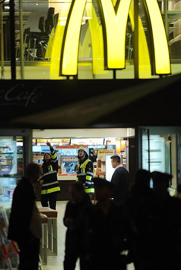 Großeinsatz am Freitagabend: Polizei und Feuerwehr im Münchner Tal.