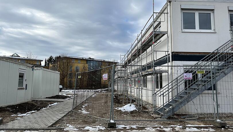 An der Galopperstraße gibt es derzeit 86 Plätze, in denen ein Unternehmen für die Stadt Wohnungslose unterbringt. An der Galopperstraße gibt es derzeit 86 Plätze, in denen ein Unternehmen für die Stadt Wohnungslose unterbringt.