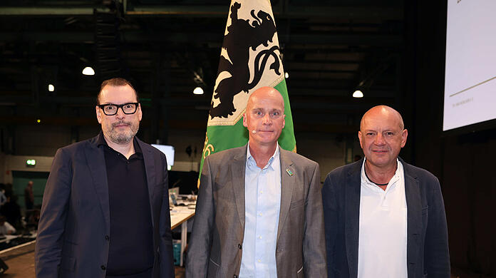 Das Präsidium des TSV 1860: Vize Präsident Karl-Christian Bay, Präsident Robert Reisinger und Norbert Steppe.