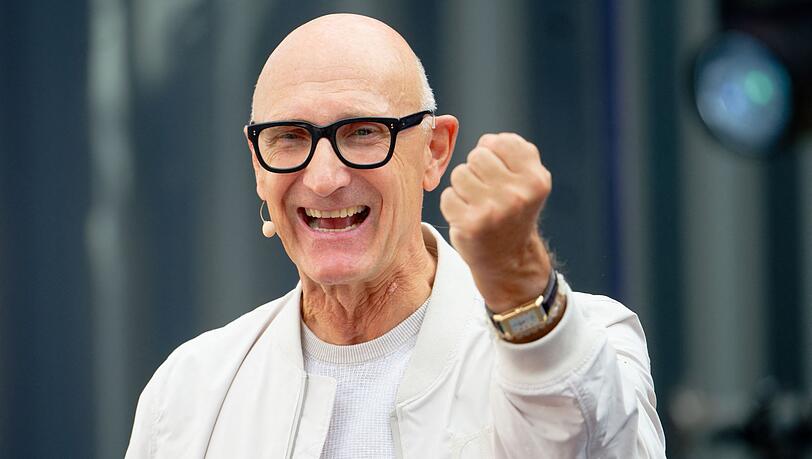 Lasst uns optimistisch sein - auch beim Thema KI, sagt Telekom-Boss Tim Höttges. Lasst uns optimistisch sein - auch beim Thema KI, sagt Telekom-Boss Tim Höttges.
