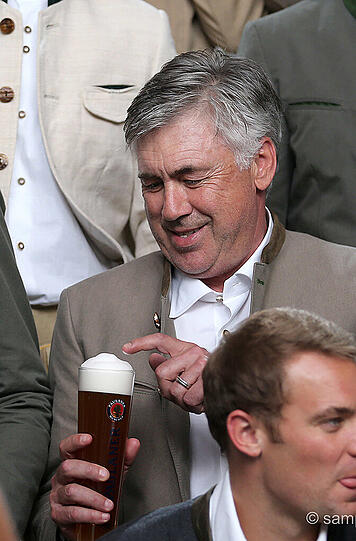 Trainer Carlo Ancelotti war natürlich auch mit dabei.