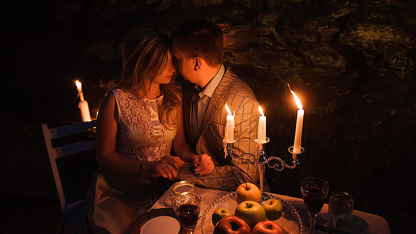 Kerzen, Küsse und ganz viel Liebe - das Standardprogramm am Valentinstag.