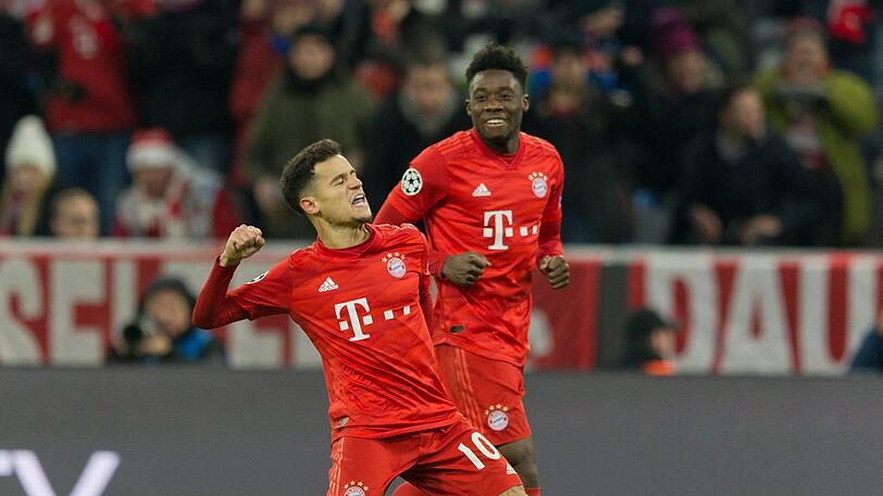 Coutinho (vorne) und Davies vom FC Bayern