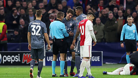 Am 12. Dezember 2018 sah Thomas Müller im Spiel gegen Ajax Amsterdam das bis dato einzige Mal glatt Rot in der Champions League: Am Mittwoch kommt's zum Wiedersehen mit Schiedsrichter Clément Turpin.