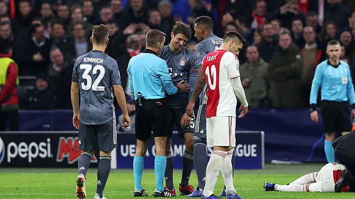 Am 12. Dezember 2018 sah Thomas Müller im Spiel gegen Ajax Amsterdam das bis dato einzige Mal glatt Rot in der Champions League: Am Mittwoch kommt's zum Wiedersehen mit Schiedsrichter Clément Turpin.