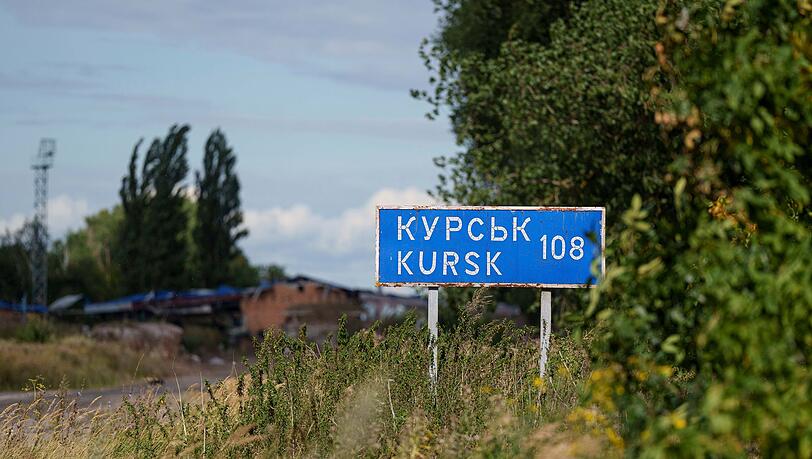 Während Russland seine Region Kursk komplett von den ukrainischen Truppen zurückerobert haben will, gehen die Kämpfe laut Militärführung in Kiew aber weiter. (Archivbild)