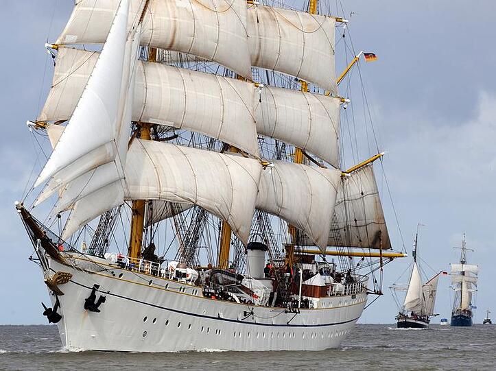 Die Gorch Fock setzt ihren Weg nach Buenos Aires mit der Stammbesetzung fort, um später das Kap Hoorn zu umfahren