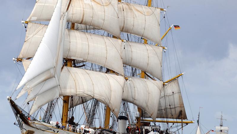 Die Gorch Fock setzt ihren Weg nach Buenos Aires mit der Stammbesetzung fort, um später das Kap Hoorn zu umfahren Die Gorch Fock setzt ihren Weg nach Buenos Aires mit der Stammbesetzung fort, um später das Kap Hoorn zu umfahren