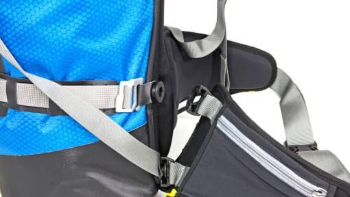 Beim Rucksack packen muss so viel Gewicht wie möglich eng an Rücken und Hüfte. Beim Rucksack packen muss so viel Gewicht wie möglich eng an Rücken und Hüfte.