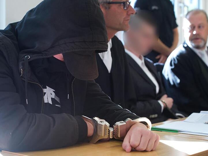 Die beiden Angeklagten während des Prozesses im Landgericht.