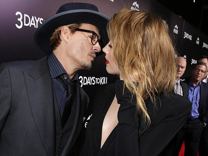 Johnny Depp zeigt sich mit seiner Liebe Amber Heard auf dem roten Teppich