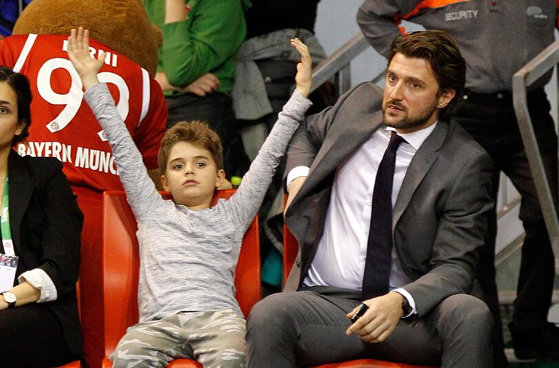 Seite an Seite im Audi Dome: Marko Pesic und sein zehnjähriger Sohn Luca.