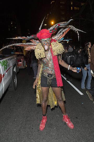 Terror-Angst? Von wegen! Die New Yorker feierten nicht nur Halloween, sondern zeigten damit gleichzeitig den Terroristen die kalte Schulter.